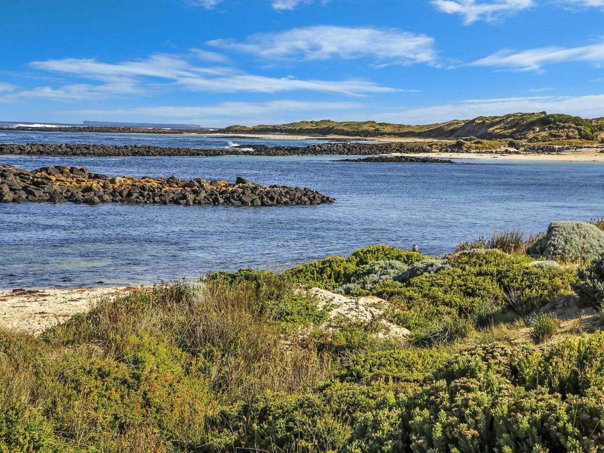 Hearns Beachside Villa 2 Port Fairy Dış mekan fotoğraf