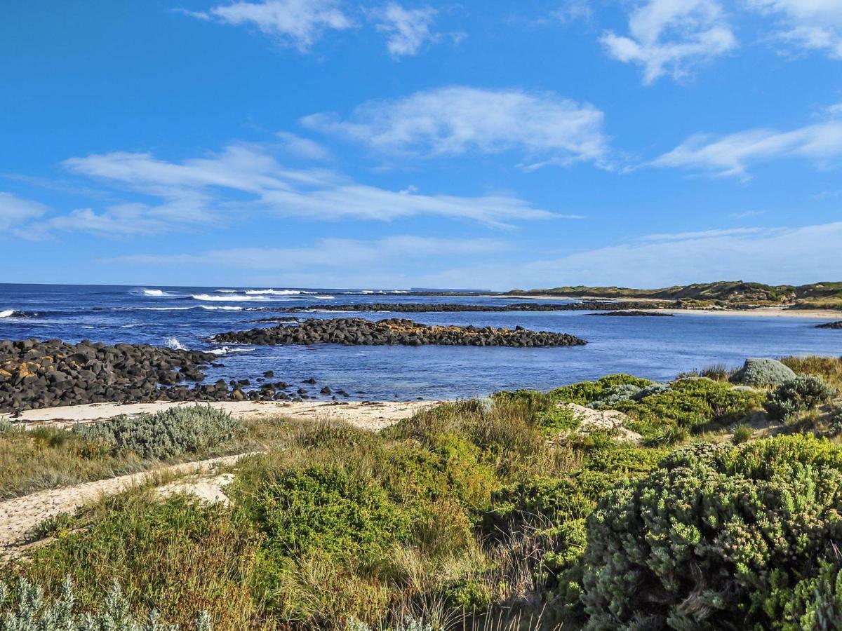 Hearns Beachside Villa 2 Port Fairy Dış mekan fotoğraf